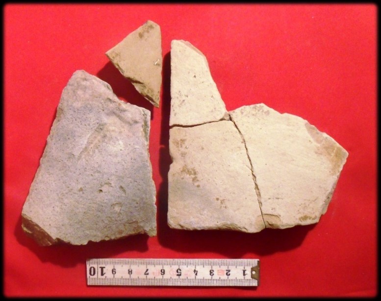 Figure 75-1. fragments de vases
